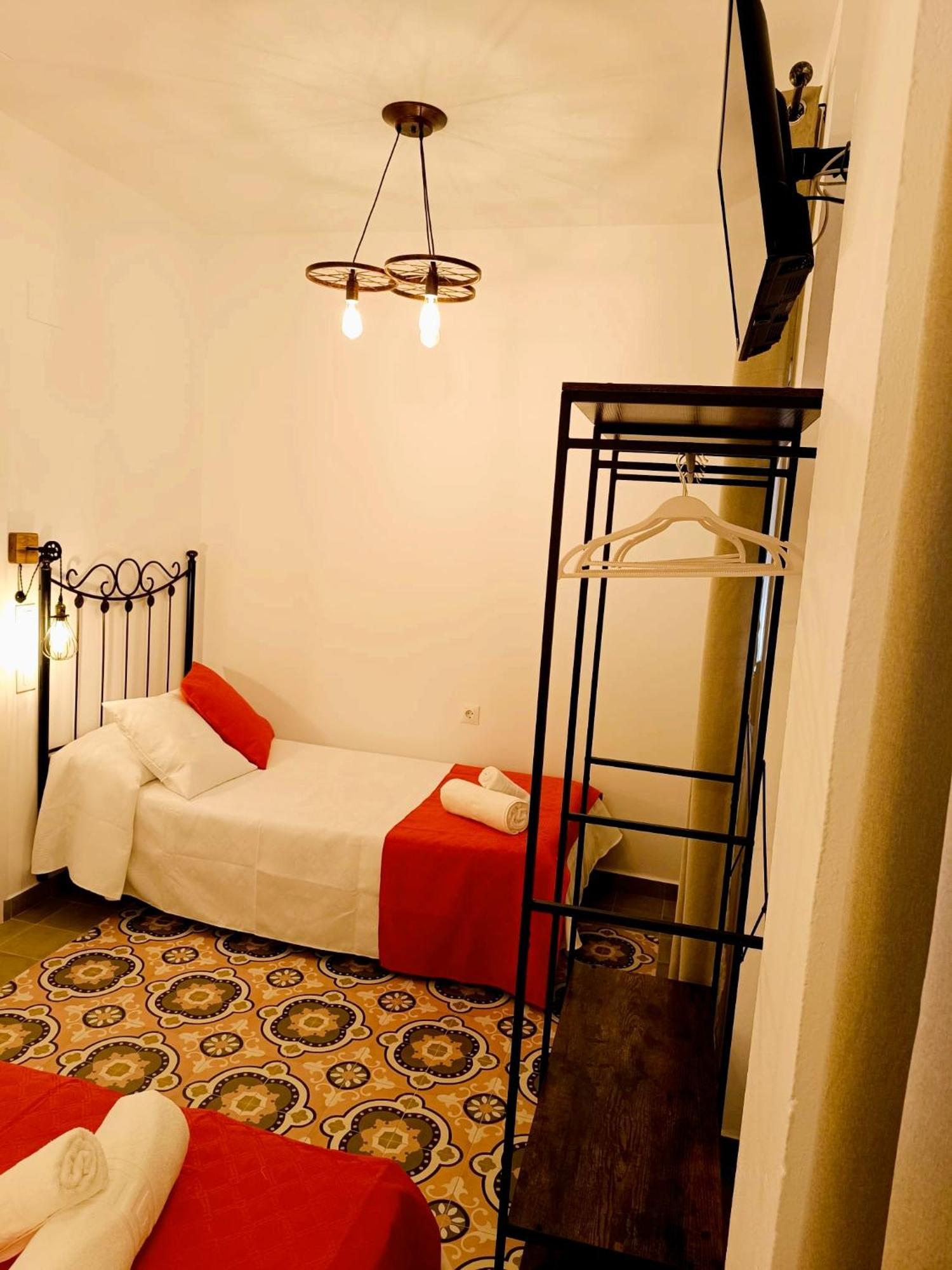 Hostal Casa Blanca Seville Exterior photo